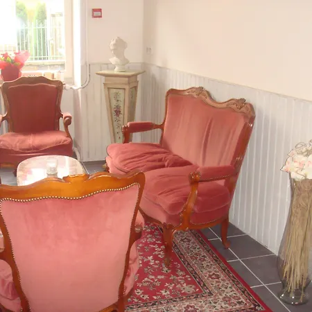 De La Providence 3* Égliseneuve-dʼEntraigues