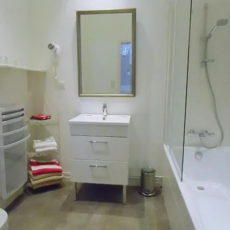 De La Providence Otel Égliseneuve-dʼEntraigues