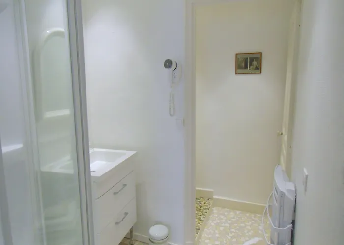 Hotel De La Providence 3*